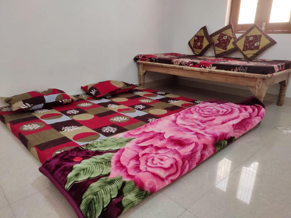Nidhivan Homestay Vrindāvan Esterno foto
